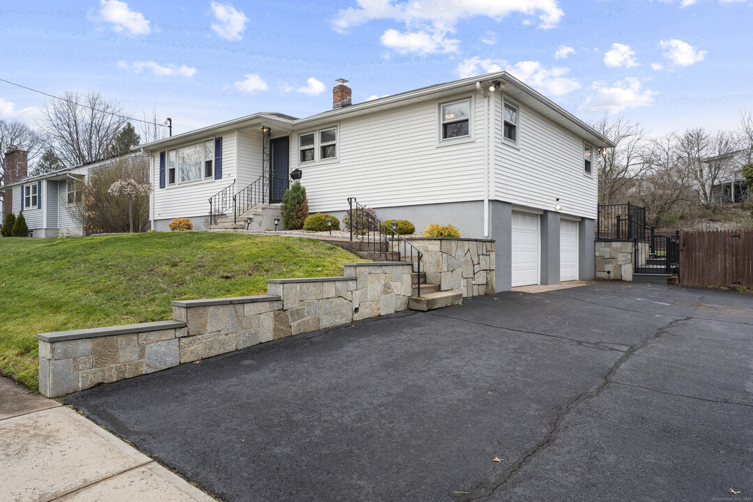 166 Hall St in New Haven, CT - Building Photo