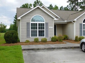 221 Church Hill Ct in New Bern, NC - Building Photo