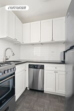 330 E 49th St in New York, NY - Building Photo - Building Photo