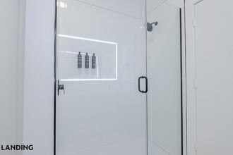 2623 Keene St, Unit 562 in Houston, TX - Foto de edificio - Building Photo