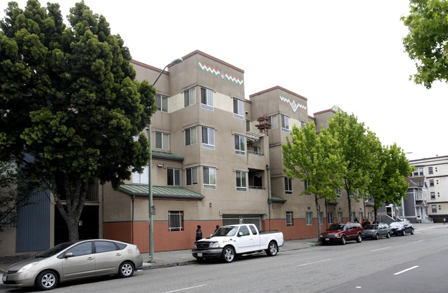 James Lee Court in Oakland, CA - Building Photo - Building Photo