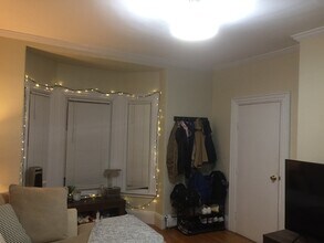 42 Newbury St, Unit 1 in Somerville, MA - Building Photo - Building Photo