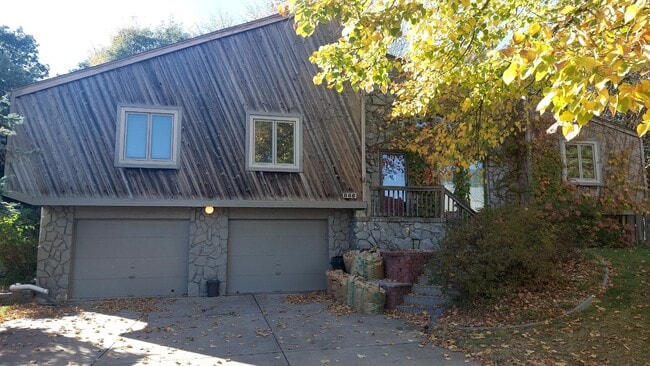 866 S 156th Ave in Omaha, NE - Building Photo - Building Photo