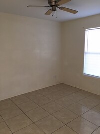 401 Rockport St, Unit C in Alton, TX - Building Photo - Building Photo