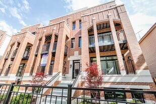 875 W Lill Ave, Unit H in Chicago, IL - Building Photo