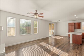 6247 Sugartree Ave in Las Vegas, NV - Building Photo - Building Photo