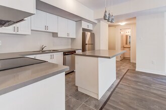 403 Westwood Dr in Kitchener, ON - Building Photo - Building Photo