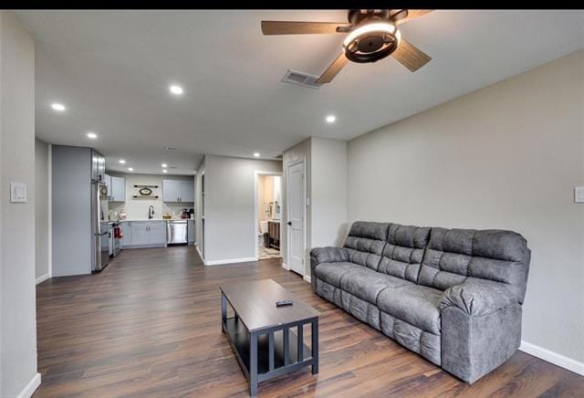 property at 716 E Pecan St