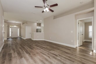 1225 Sheridan Bay Dr in Ruskin, FL - Building Photo - Building Photo