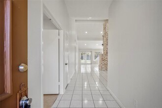 11030 Hidden Bend Dr in Houston, TX - Building Photo - Building Photo