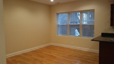 4452 N Drake Ave, Unit 2 in Chicago, IL - Building Photo - Building Photo