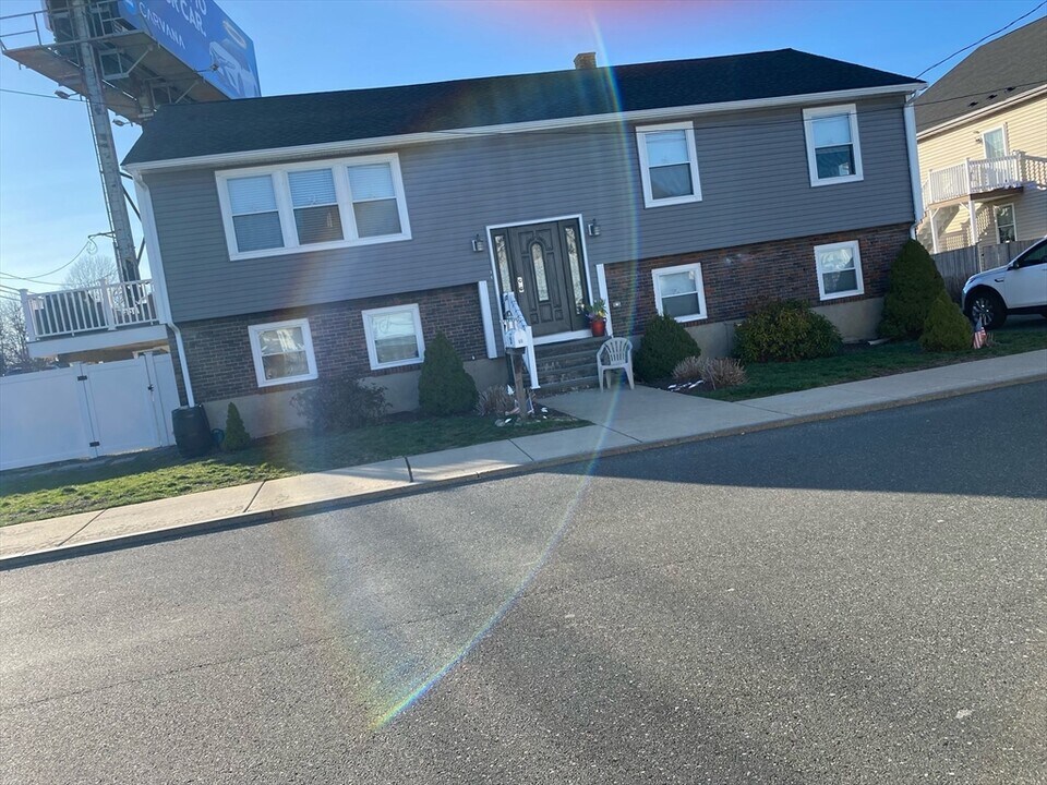 60 Cecilian Ave in Revere, MA - Building Photo