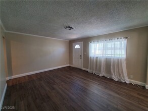 4577 Vía San Marco in Las Vegas, NV - Building Photo - Building Photo