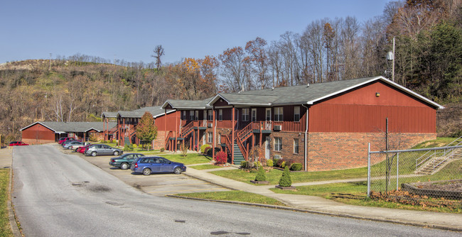 Brucecrest Apartments in Ashland, KY - Building Photo - Building Photo