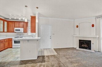 75 N Valle Verde Dr, Unit 1821 in Henderson, NV - Foto de edificio - Building Photo