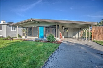 807 S Juniper Dr in Moses Lake, WA - Building Photo - Building Photo