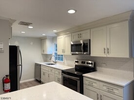 200 N Lehigh Ave in Cranford, NJ - Building Photo