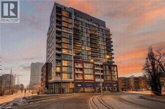 2088 James St in Burlington, ON - Building Photo - Building Photo