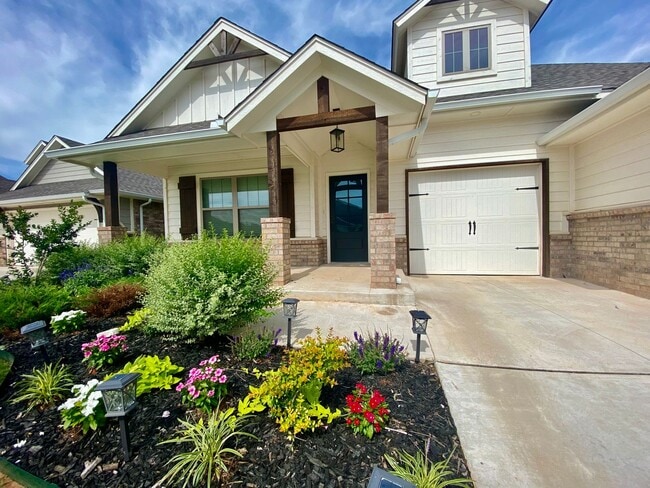 13809 Limestone Ln in Yukon, OK - Building Photo - Building Photo