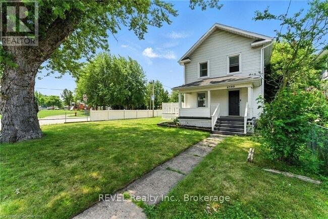 4599 Fourth Ave in Niagara Falls, ON - Building Photo - Building Photo