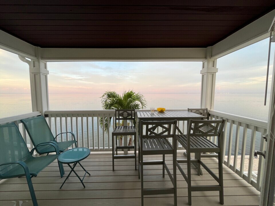 5200 Coquina Key Dr SE, Unit D in St. Petersburg, FL - Foto de edificio