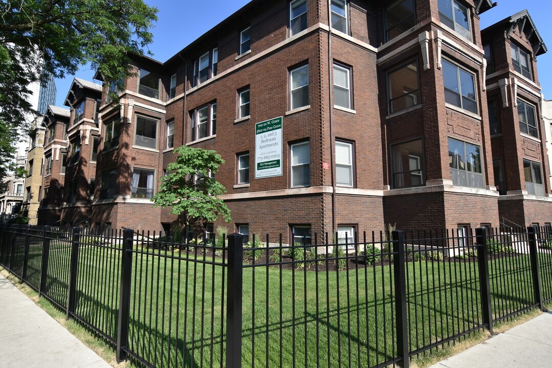 710 W Grace St in Chicago, IL - Building Photo