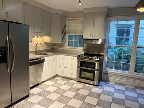 219 Abercorn St in Savannah, GA - Building Photo - Building Photo