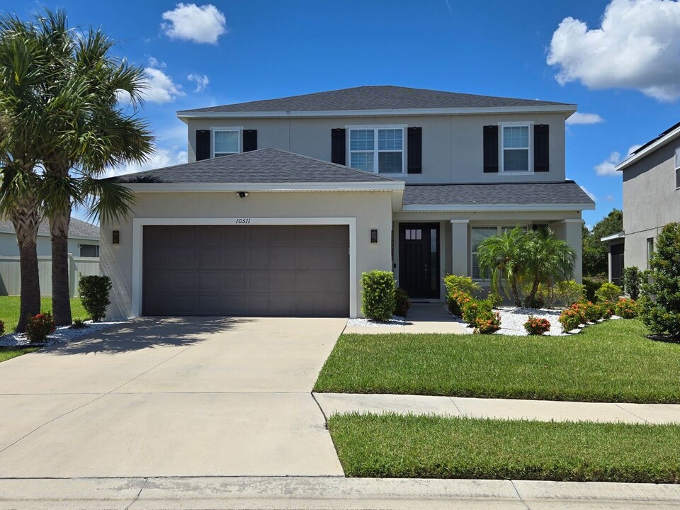 10511 Piedra Dr in Palmetto, FL - Building Photo