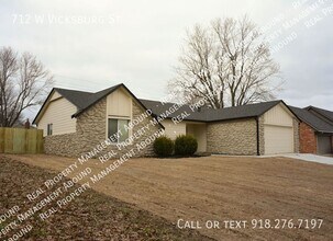 712 W Vicksburg St in Broken Arrow, OK - Building Photo - Building Photo