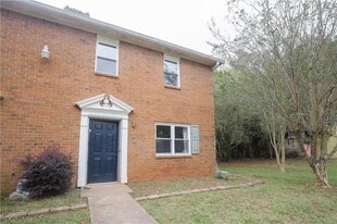 304 Lexington Dr in Lawrenceville, GA - Building Photo