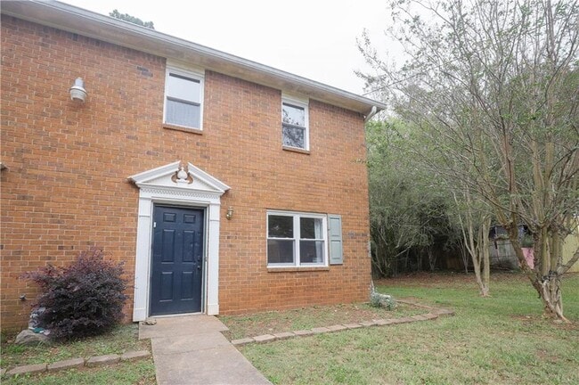 304 Lexington Dr