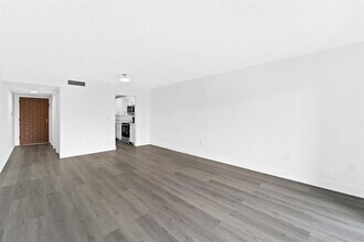 650 NE 149th St in North Miami, FL - Building Photo - Building Photo