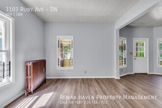 3103 Ruby Ave, Unit DN in Cleveland, OH - Foto de edificio - Building Photo