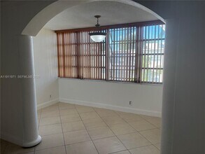 1040 NW 80th Ave in Margate, FL - Building Photo - Building Photo