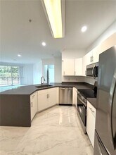 4402 SW 160th Ave in Miramar, FL - Foto de edificio - Building Photo