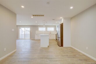 46 Kentucky St in Long Beach, NY - Building Photo - Building Photo