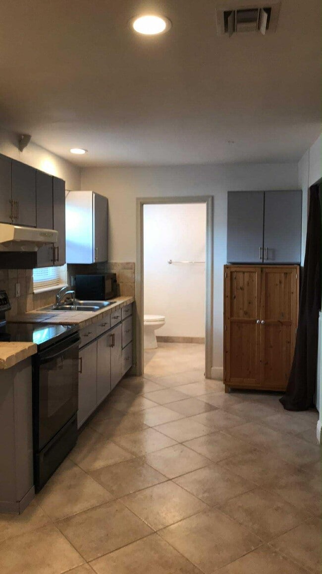 141 Ipswich St in Boca Raton, FL - Building Photo - Building Photo