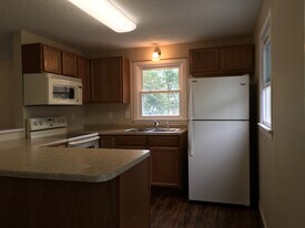 213 1st Ave E in West Fargo, ND - Building Photo