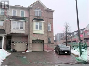 16 Lawrencetown St in Ajax, ON - Building Photo - Building Photo