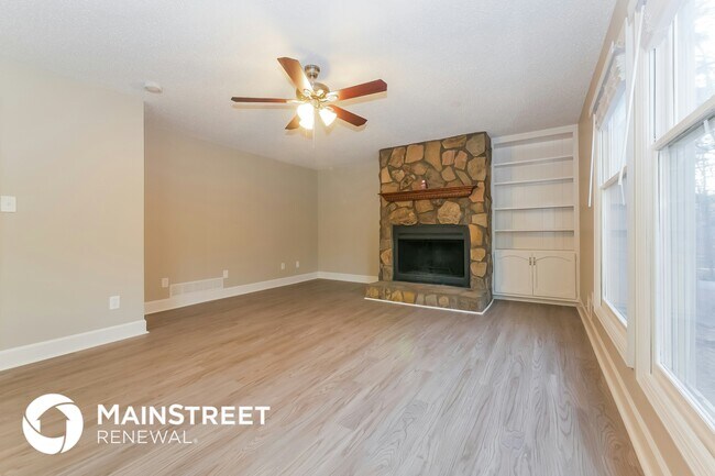 325 Derby Dr in Fayetteville, GA - Building Photo - Building Photo