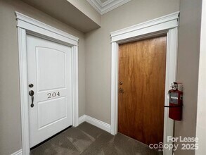 21031 Catawba Ave in Cornelius, NC - Building Photo - Building Photo