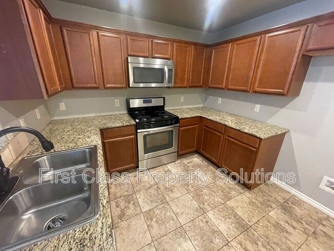 129 Ashley Dr in Edmond, OK - Building Photo - Building Photo