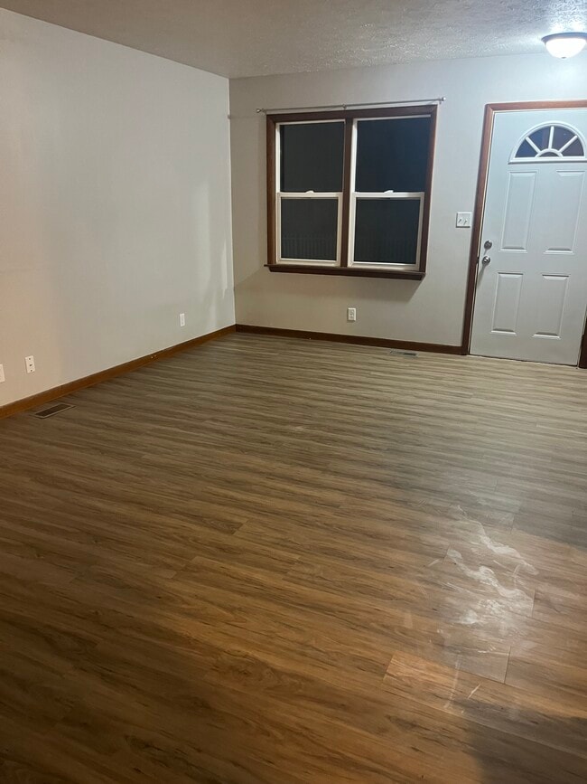 1629 S Redwood Rd in Warsaw, IN - Building Photo - Building Photo