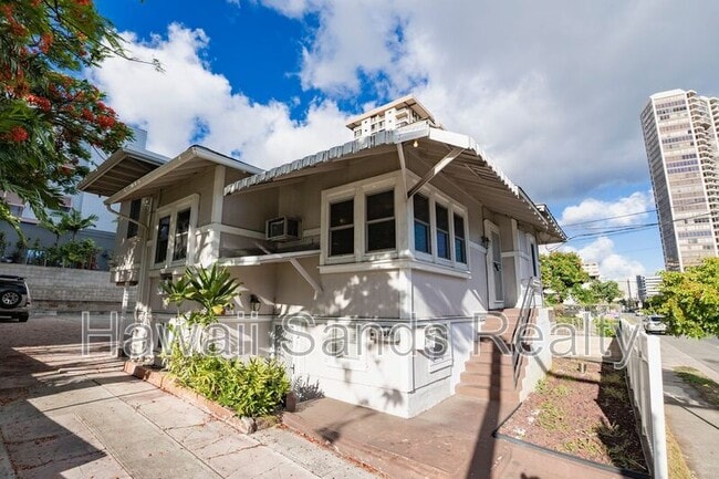property at 908 Kinau St