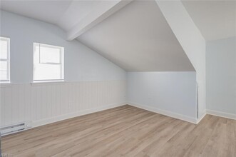 1427 W Ocean View Ave, Unit B in Norfolk, VA - Building Photo - Building Photo