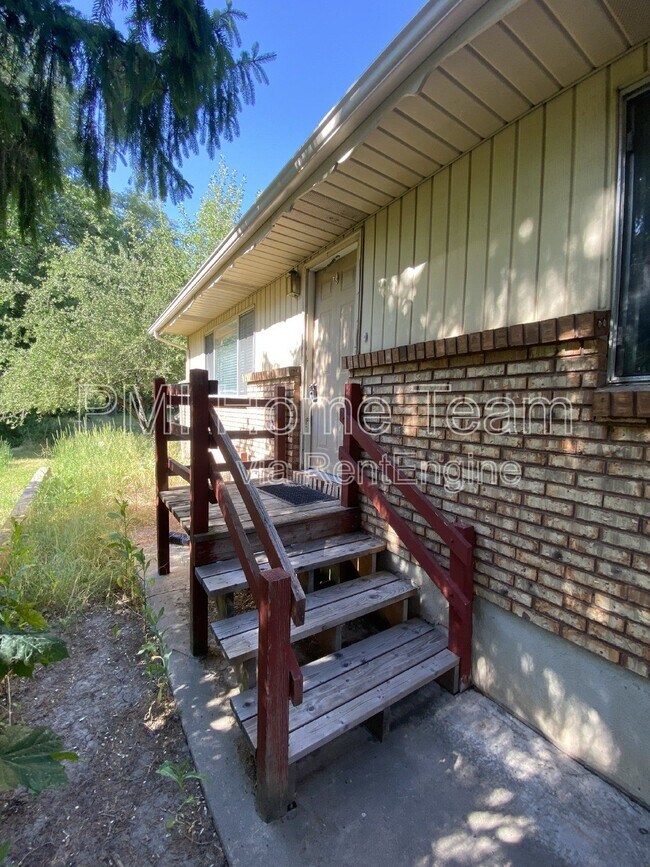 241 E 200 N in Kaysville, UT - Building Photo - Building Photo
