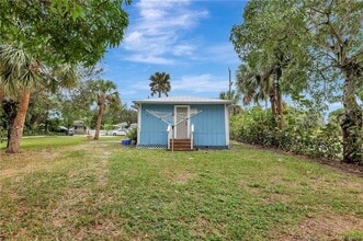 922 SE Bayou Ave in Stuart, FL - Building Photo - Building Photo