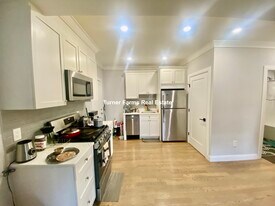 93 George St, Unit 1 in Boston, MA - Building Photo