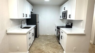 760 SE 2nd Ave in Deerfield Beach, FL - Building Photo - Building Photo