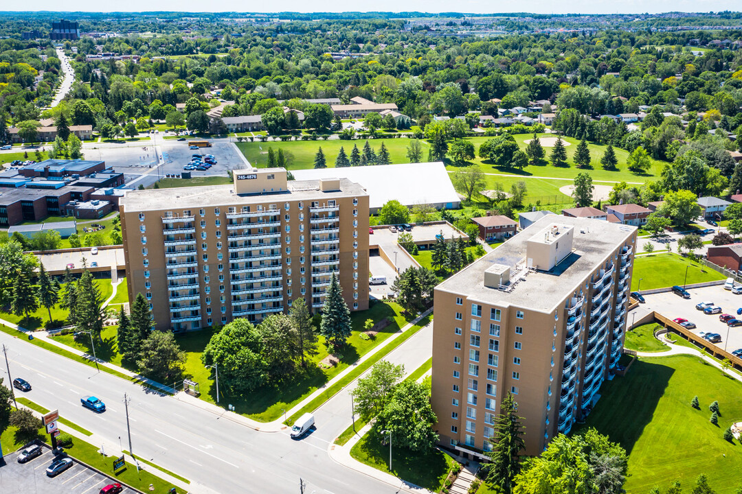 Capitol Hill Apartments in Kitchener, ON - Building Photo